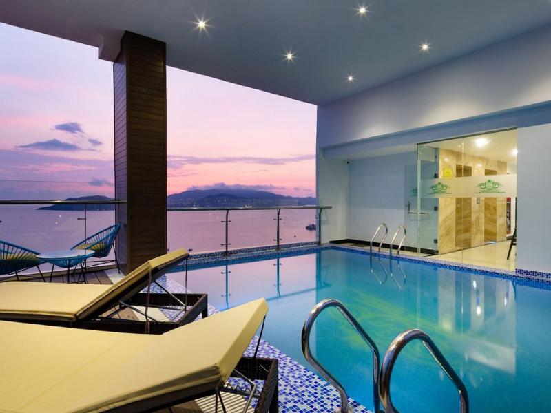 Crown Hotel Nha Trang