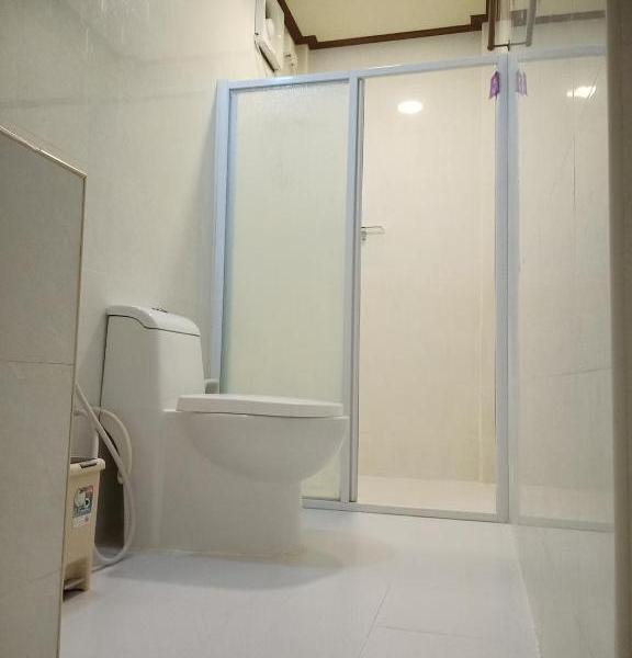 Fins Dive & Leisure Inn