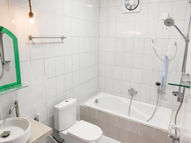 Fins Dive & Leisure Inn