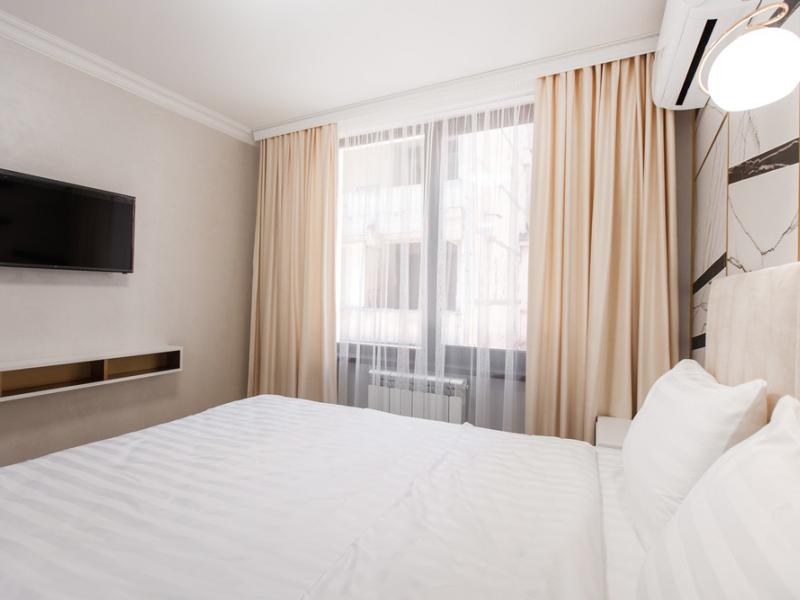 Театральный