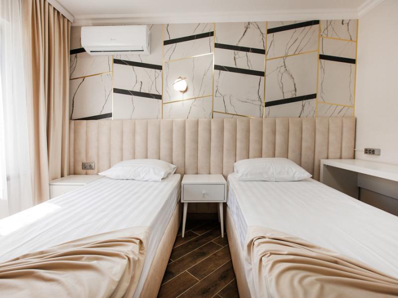 Театральный