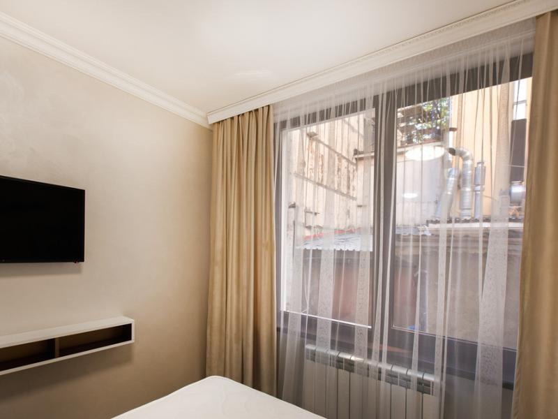 Театральный