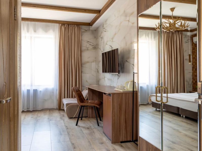 Red Wood By Provence