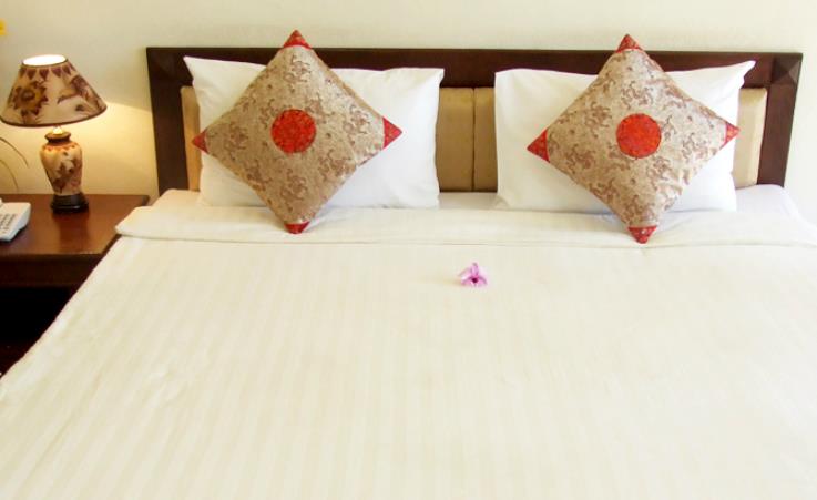 Airport Beach Hotel Phuket