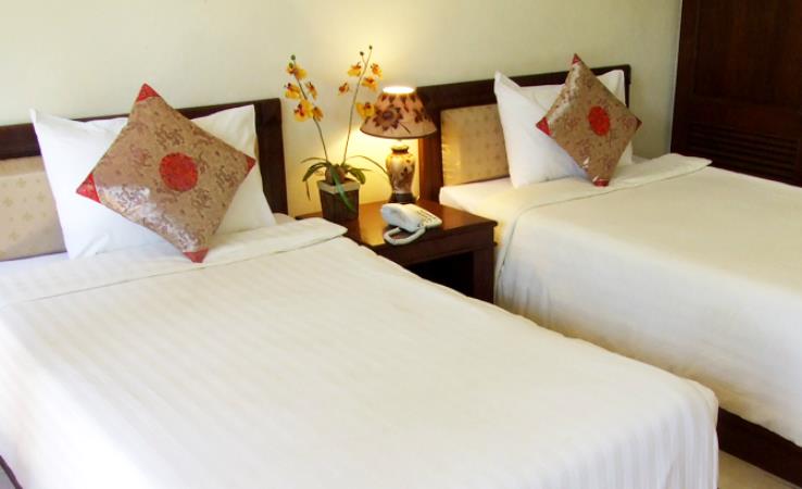 Airport Beach Hotel Phuket