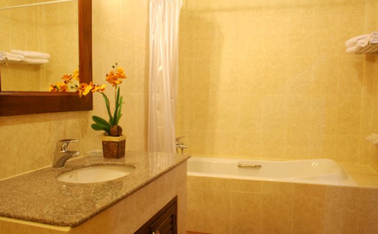 Airport Beach Hotel Phuket