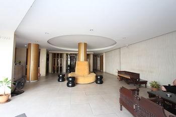 Honey Lodge