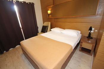 Honey Lodge