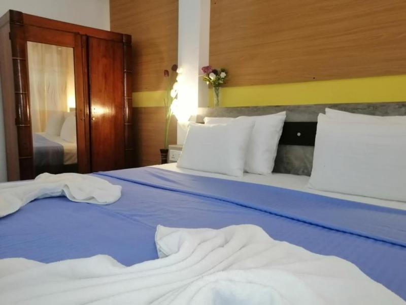 Le Petit Hotel & Restaurant