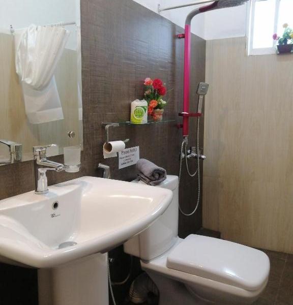 Le Petit Hotel & Restaurant