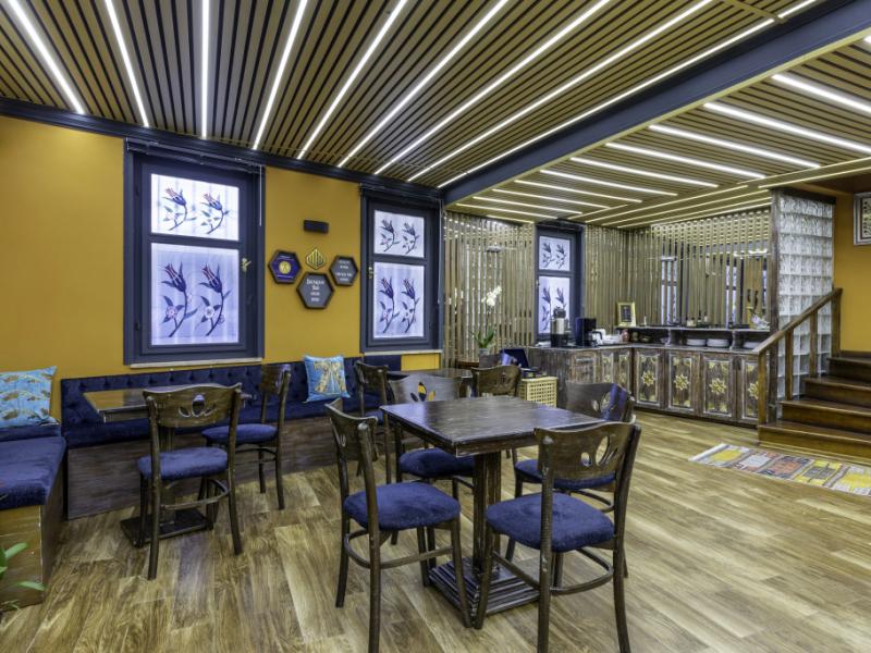 Wonder Wood Hotel