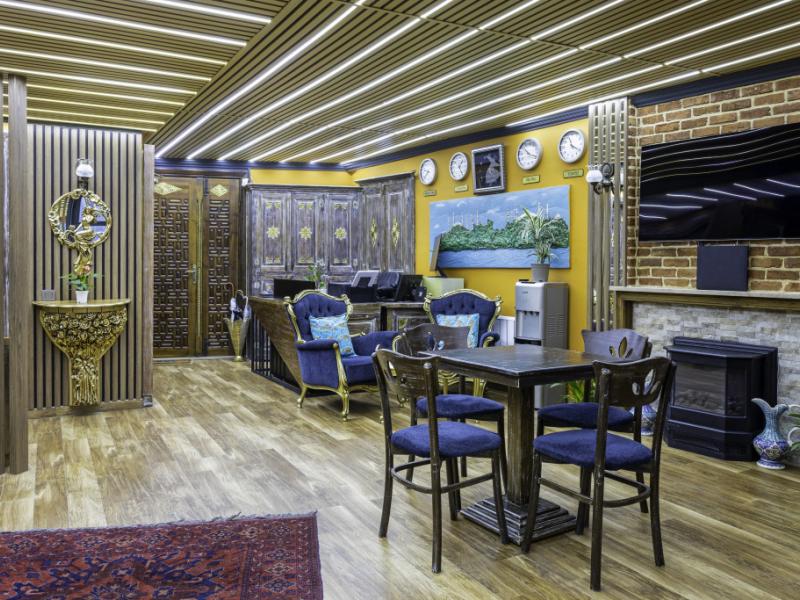 Wonder Wood Hotel