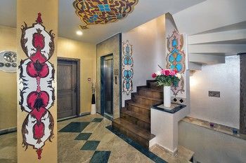 Perapolis Hotel