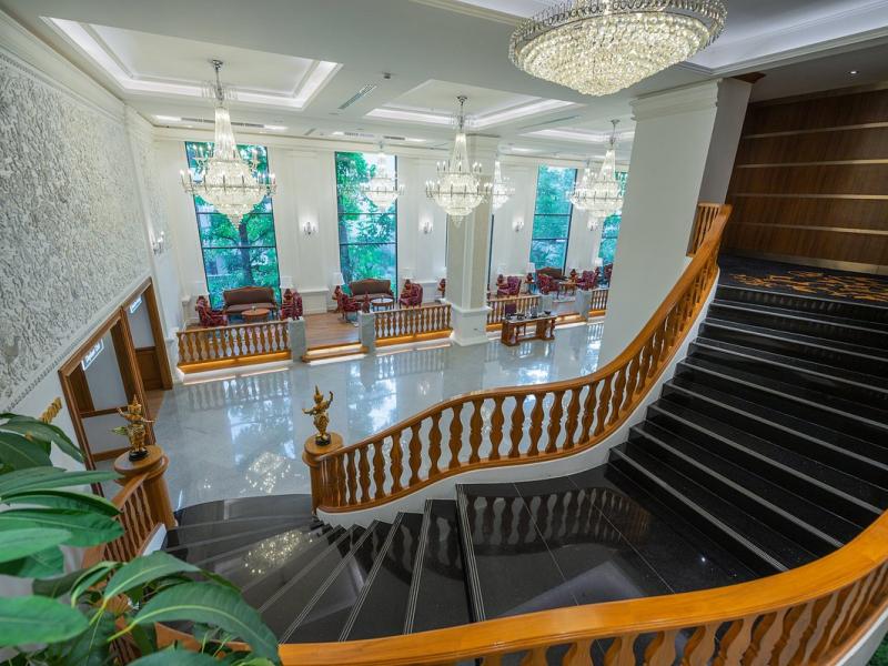 Empress Premier Hotel