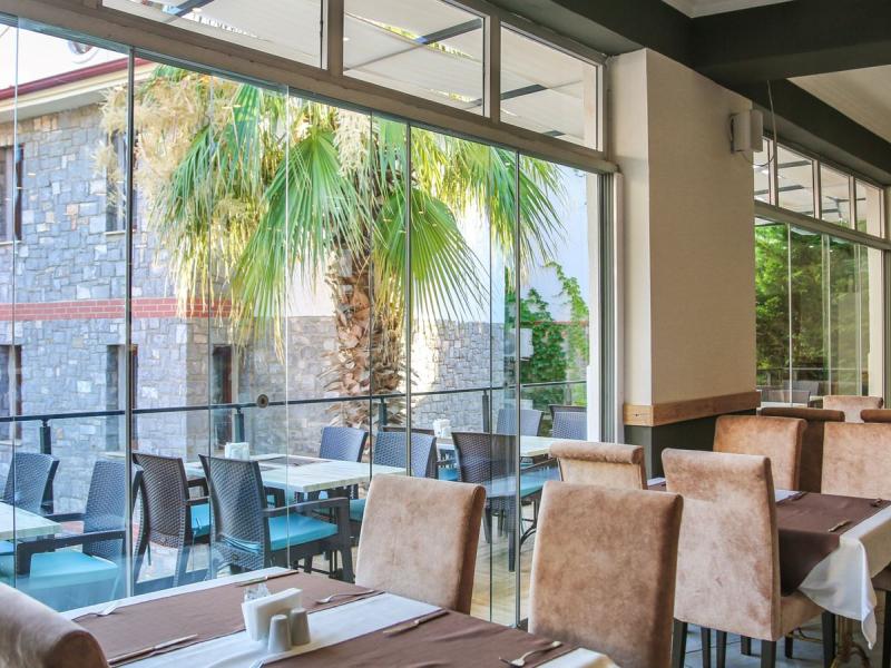 Sertil Deluxe Tropical Suites