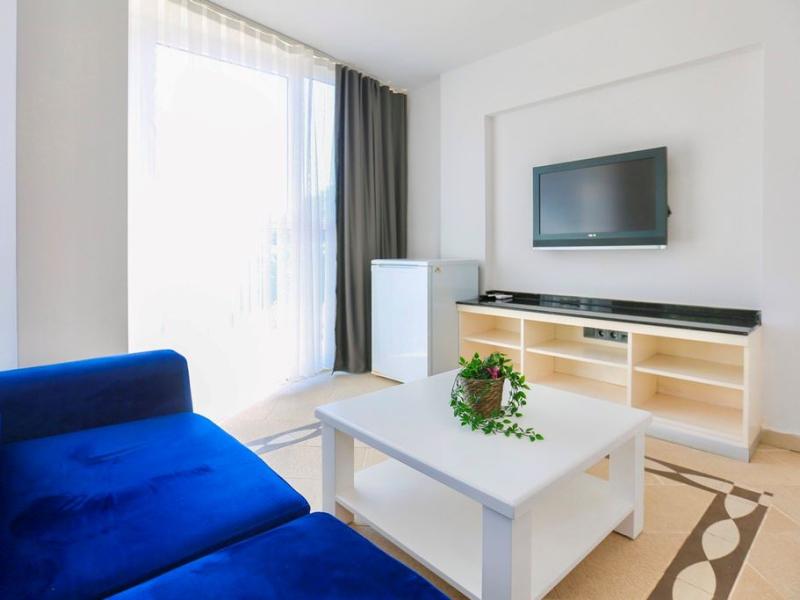 Sertil Deluxe Tropical Suites