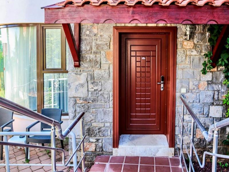 Sertil Deluxe Tropical Suites