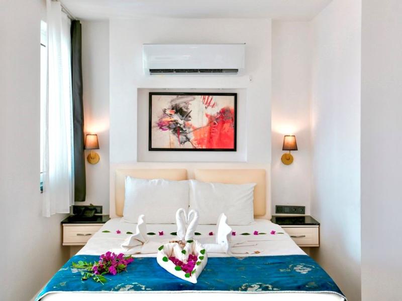 Sertil Deluxe Tropical Suites