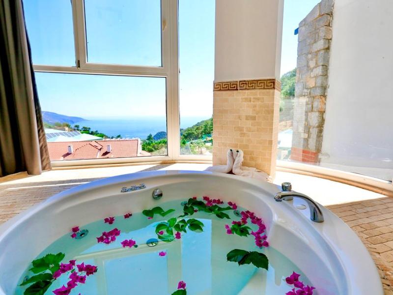 Sertil Deluxe Tropical Suites