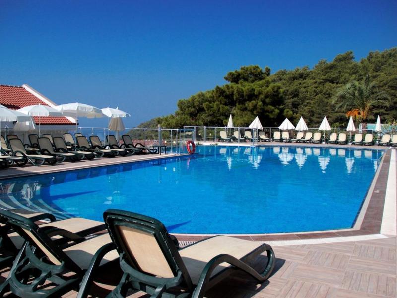 Sertil Deluxe Tropical Suites