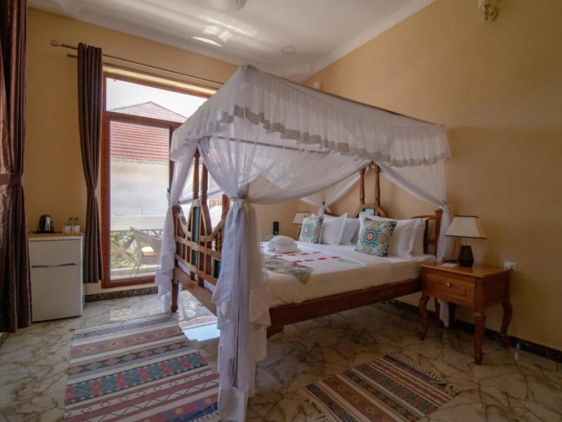 Sunny Palms Beach Bungalows