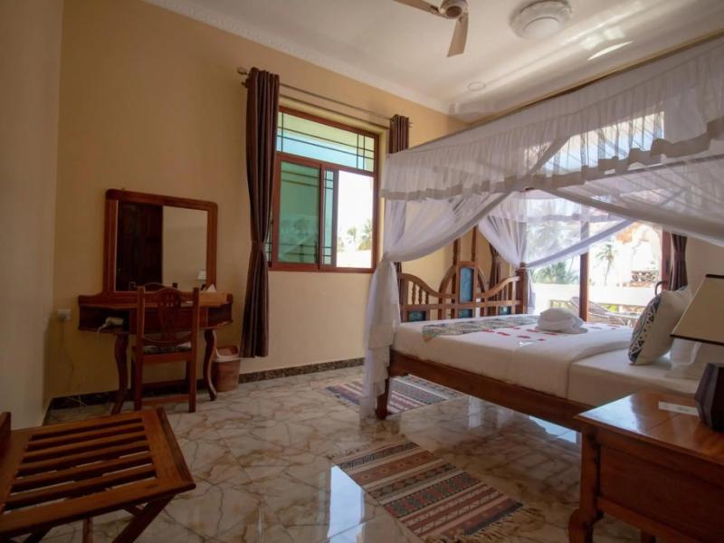 Sunny Palms Beach Bungalows