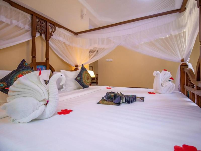 Sunny Palms Beach Bungalows