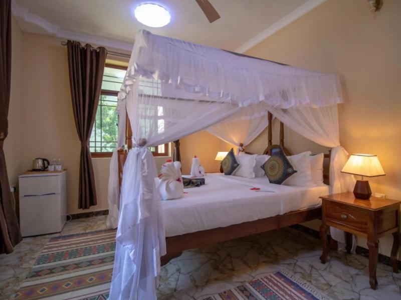 Sunny Palms Beach Bungalows