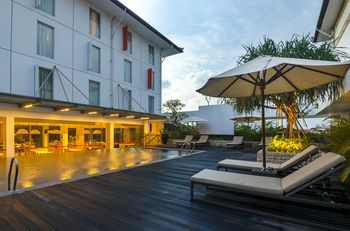Отель HARRIS Hotel & Conventions Denpasar Индонезия, Денпасар, фото 42