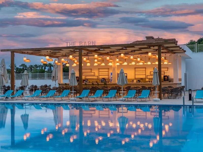 Arcanus Hotels Trendline Side