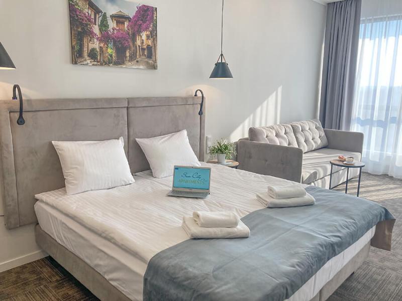 Sun City and Sea season Apartments на Ленина 52 (ЖК Кристалл)