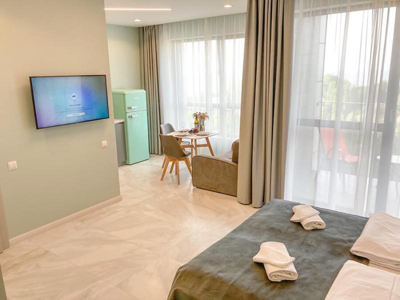 Sun City and Sea season Apartments на Ленина 52 (ЖК Кристалл)