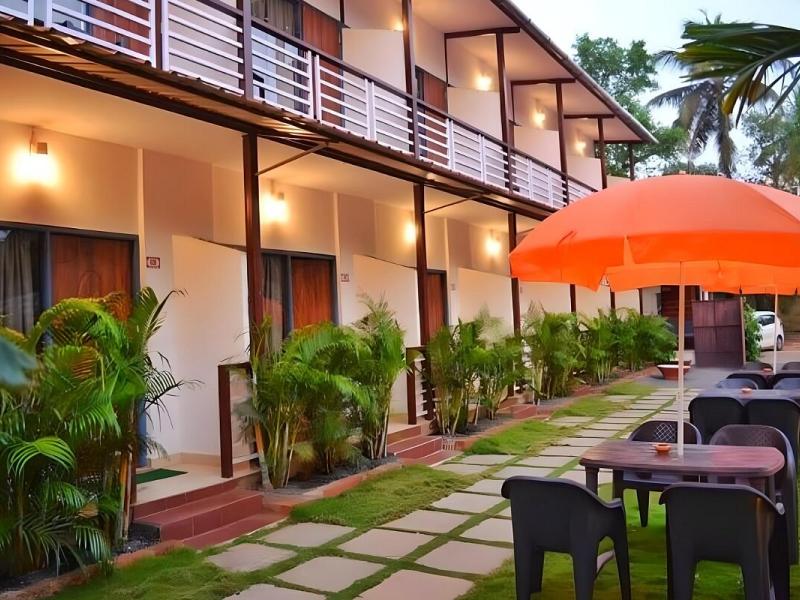 YogiTree Beach Resort & Cafe