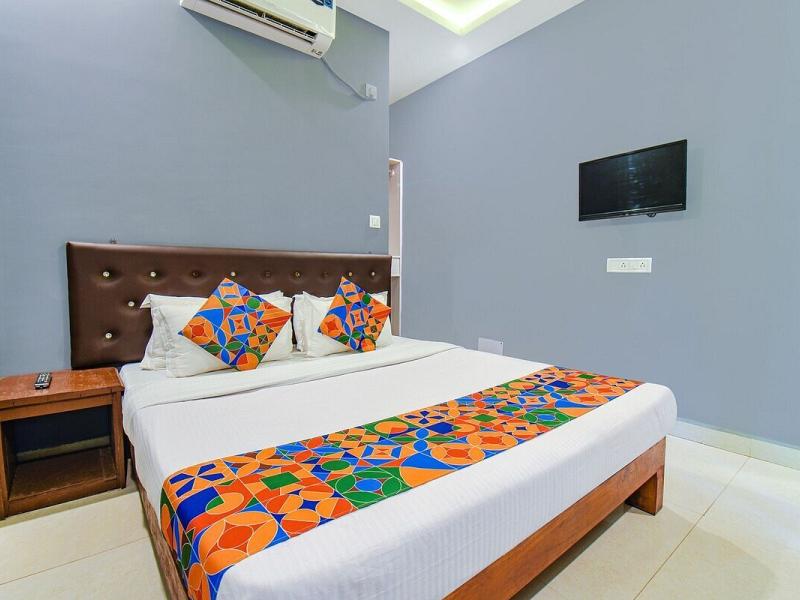 YogiTree Beach Resort & Cafe