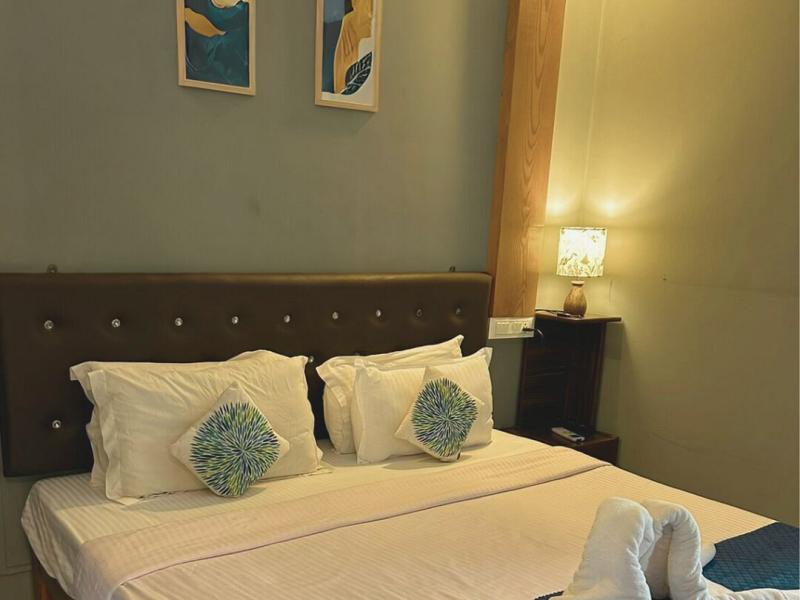 YogiTree Beach Resort & Cafe