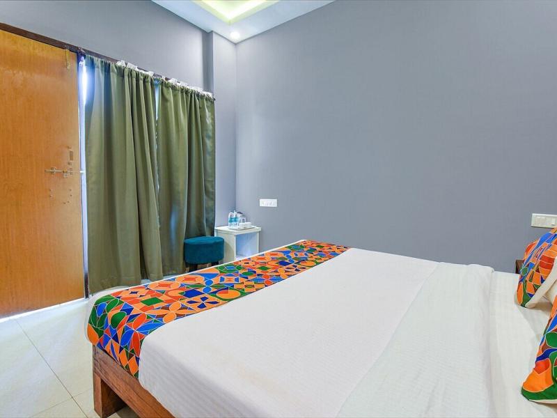 YogiTree Beach Resort & Cafe