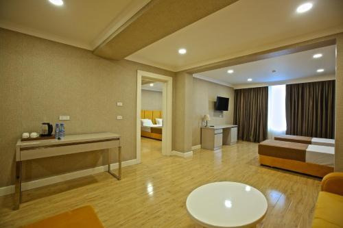 Rusel Park Hotel