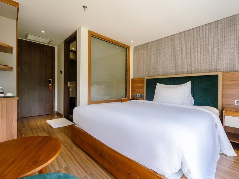 The Tahiti Beach Hotel