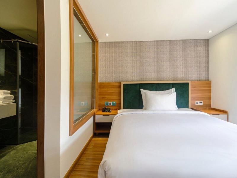 The Tahiti Beach Hotel