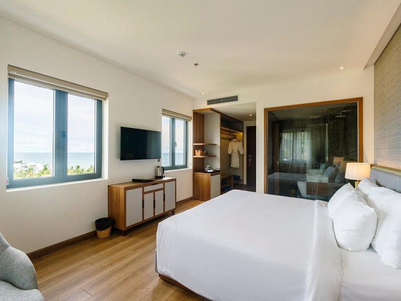 The Tahiti Beach Hotel