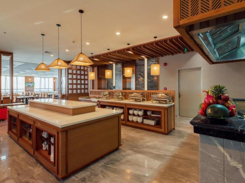 The Tahiti Beach Hotel