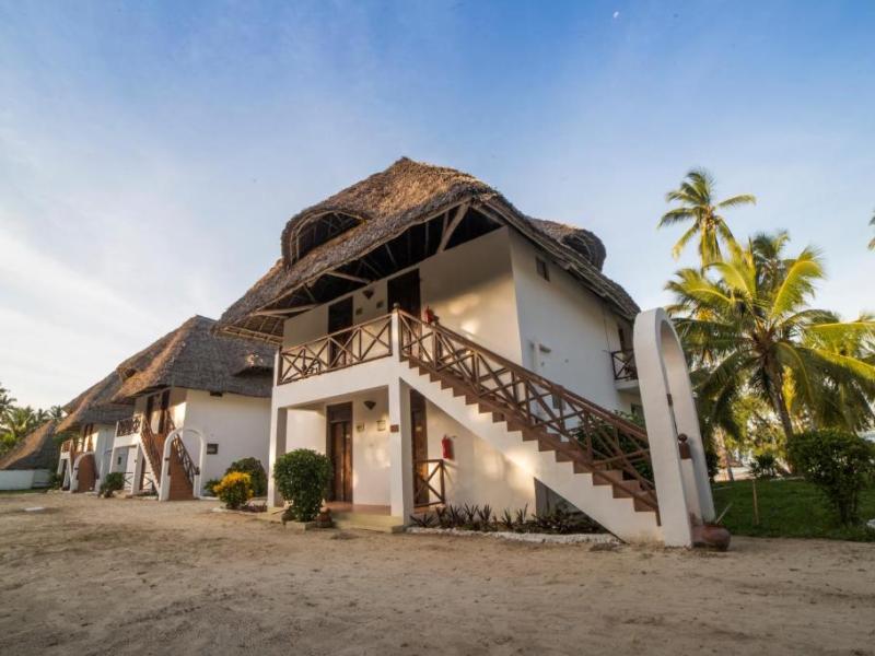 Antonio Beach Tree House Hotel and Spa