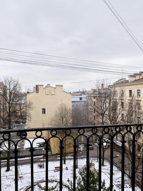 На Большом 76Б