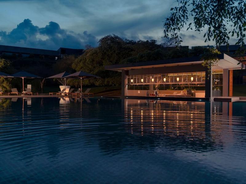 DoubleTree by Hilton Weerawila Rajawarna Resort
