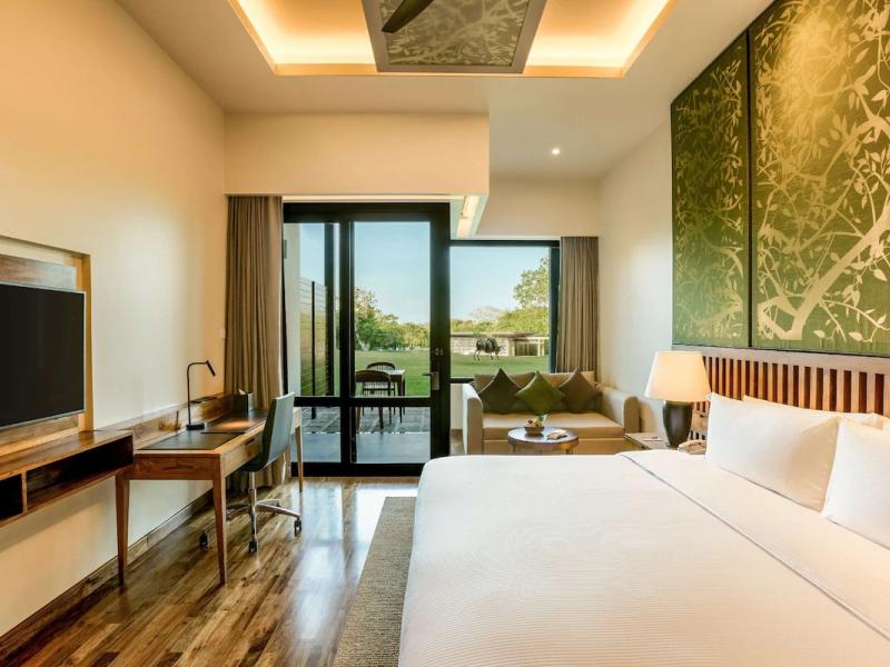 DoubleTree by Hilton Weerawila Rajawarna Resort