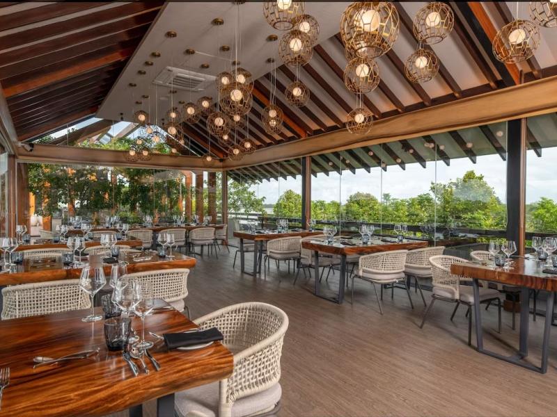 DoubleTree by Hilton Weerawila Rajawarna Resort