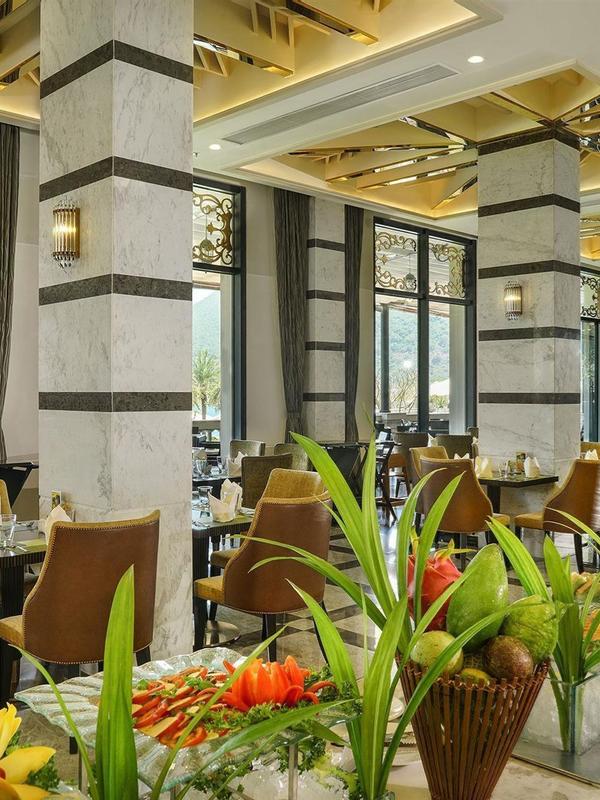 Vinpearl Discovery Sealink Nha Trang