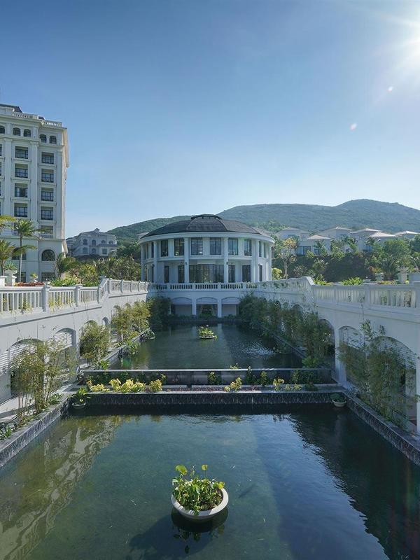 Vinpearl Discovery Sealink Nha Trang