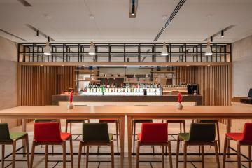 Отель Holiday Inn & Suites Dubai Science Park ОАЭ, Аль Барша, фото 17