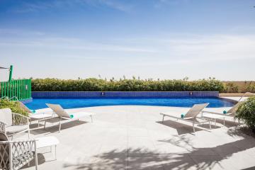 Отель Holiday Inn & Suites Dubai Science Park ОАЭ, Аль Барша, фото 18